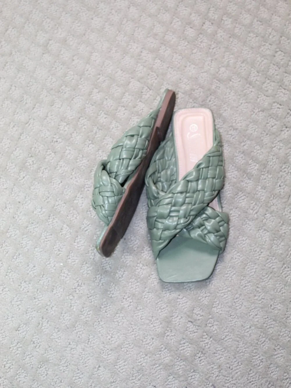 Sheln Size 6.5 Puffy Woven Green Slide Sandals